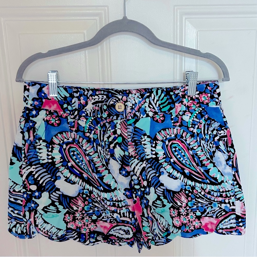 Crown & Ivy SHORTS - Vibrant Paisley
